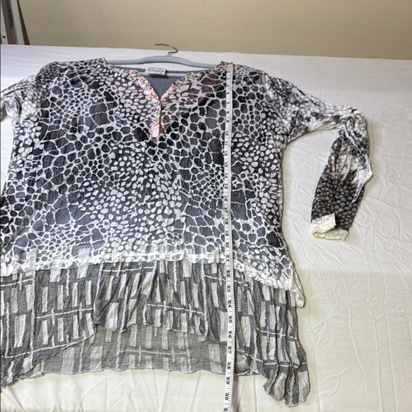 Black and Pink Asymmetrical Blouse with Relaxed Fit - Picture 11 of 11